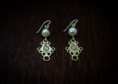AEP1 - bullet lace and pearl earrings